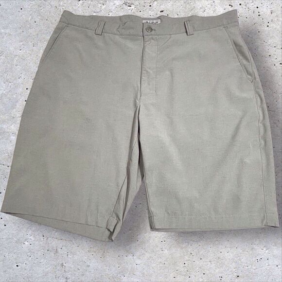 Peter Millar Crown Sport Performance Shorts Mens Size 38 Gray Taupe Stretch Golf - Picture 1 of 10